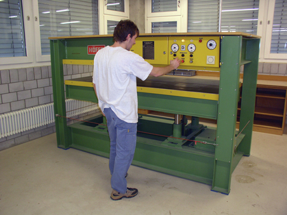 Checkliste Furnierpresse: Einklemmen verhindern